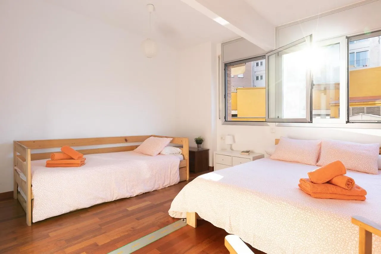 Lets Holidays Terrace برشلونة شقة